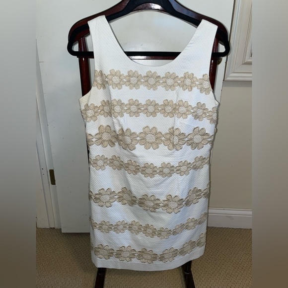 Lilly Pulitzer Dresses & Skirts - Lilly Pulitzer Resort White & Gold Truly Petal Lace Delia Shift Dress Size 6